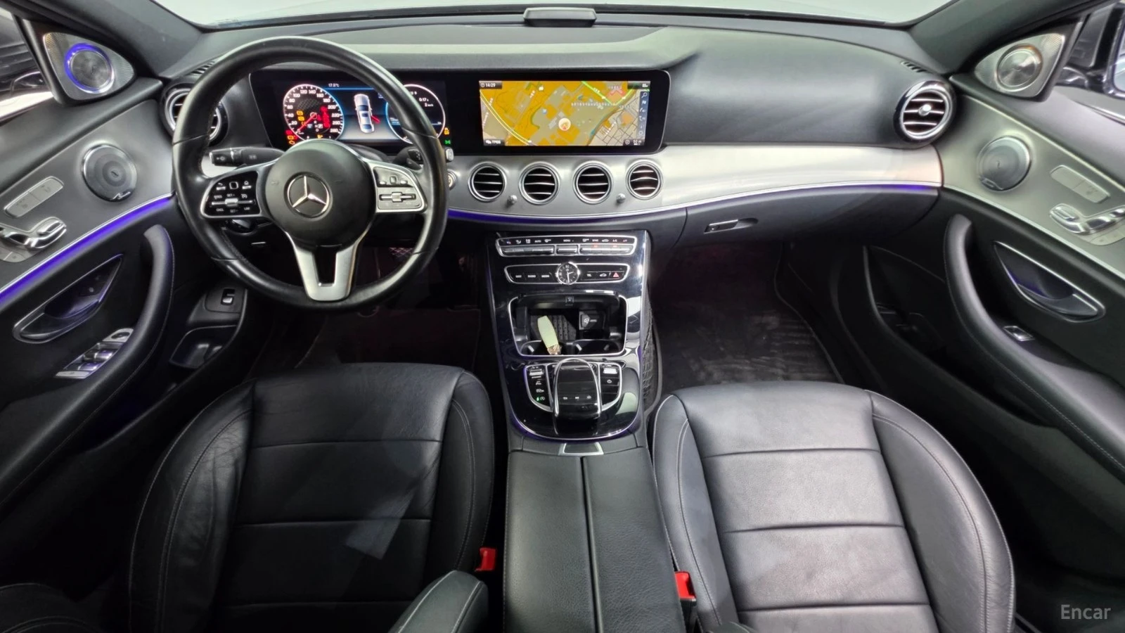 Mercedes-Benz E 300 AVANGARDE* КОЖА* НАВИ* ПАНО* КАМЕРА, снимка 5 - Автомобили и джипове - 55421680
