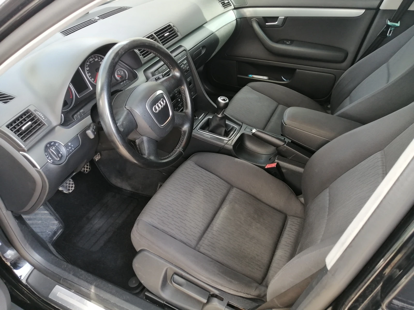 Audi A4 2.0 TDI, снимка 12 - Автомобили и джипове - 55651502