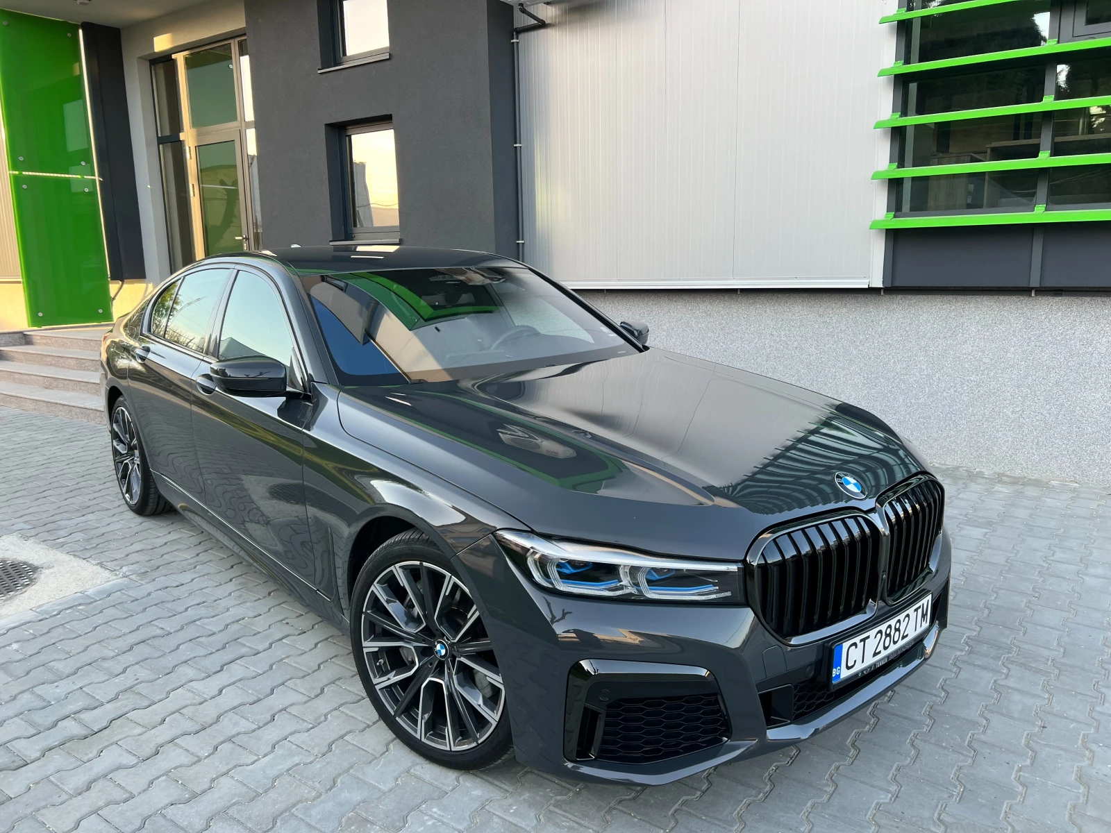 BMW 740 xDrive G11 LCI Dravit Grey, снимка 2 - Автомобили и джипове - 55728874