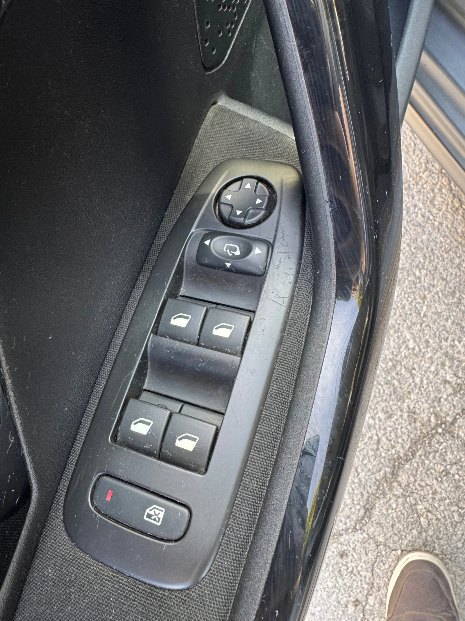 Peugeot 208 1.6 bluehdi 120�.�. -6 �������� | Mobile.bg � ����������� 9
