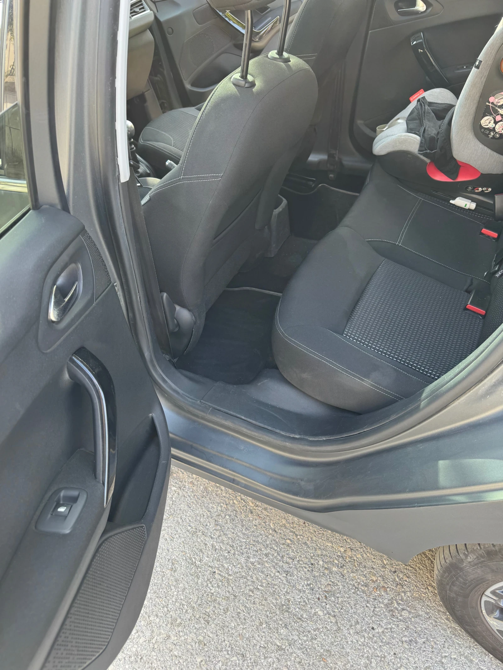 Peugeot 208 1.6 bluehdi 120�.�. -6 �������� | Mobile.bg � ����������� 14