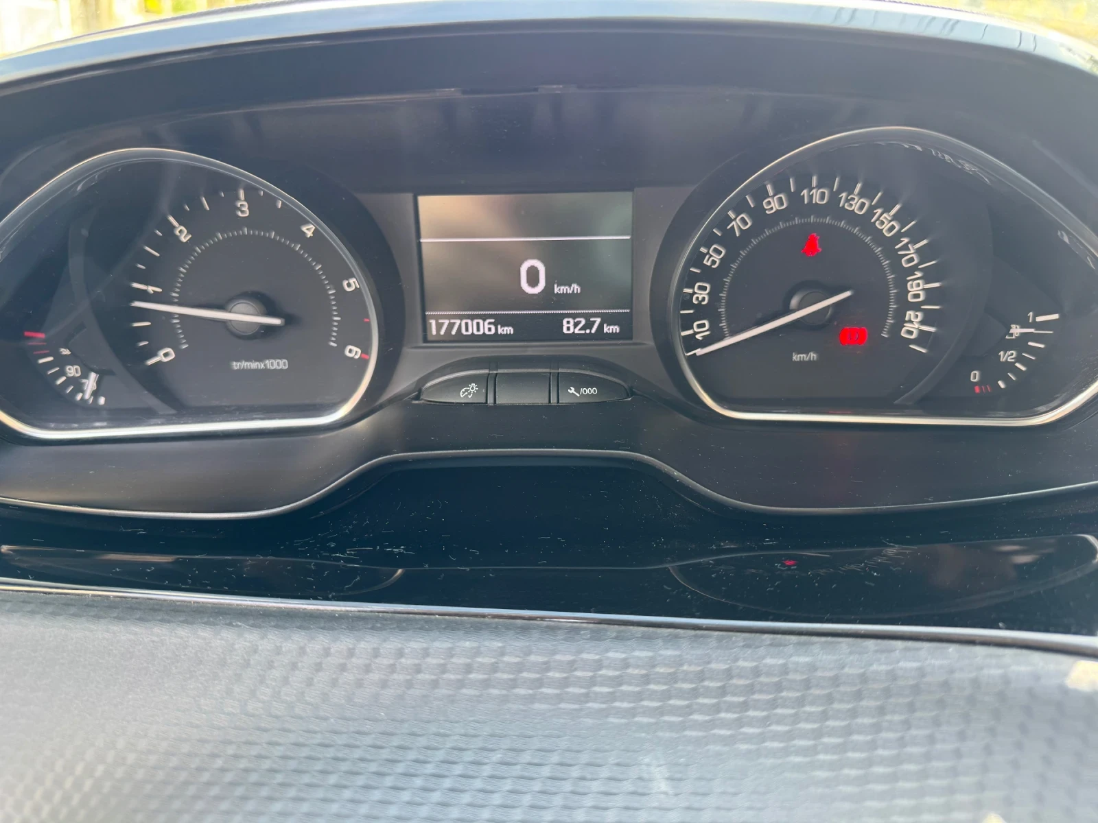 Peugeot 208 1.6 bluehdi 120�.�. -6 �������� | Mobile.bg � ����������� 7