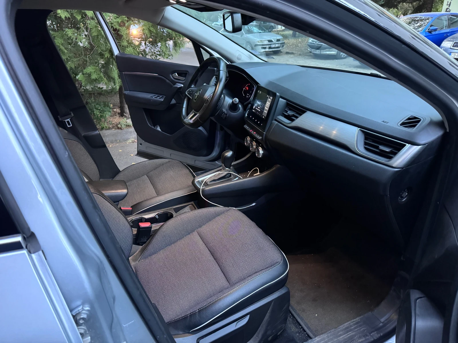 Renault Captur Intens | Mild hybrid, снимка 13 - Автомобили и джипове - 56437585