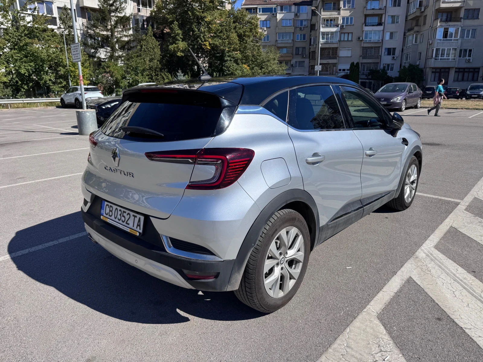 Renault Captur Intens | Mild hybrid, снимка 7 - Автомобили и джипове - 56437585