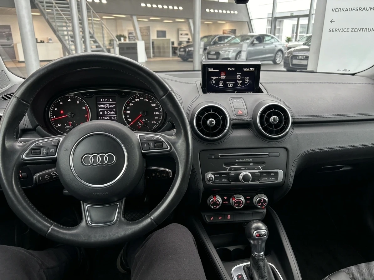 Audi A1, снимка 8 - Автомобили и джипове - 56544207