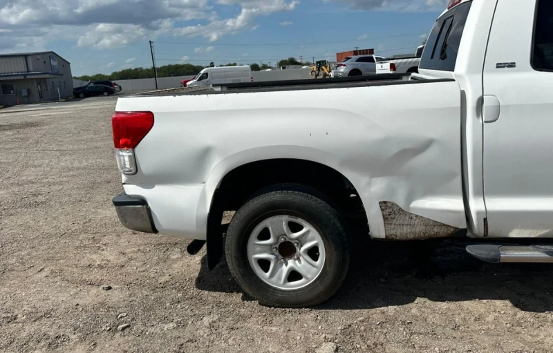 Toyota Tundra 4, 6 SR5, снимка 4 - Автомобили и джипове - 51910493