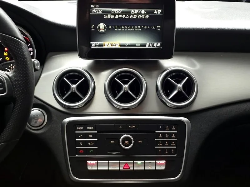 Mercedes-Benz GLA 220, снимка 13 - Автомобили и джипове - 55938758