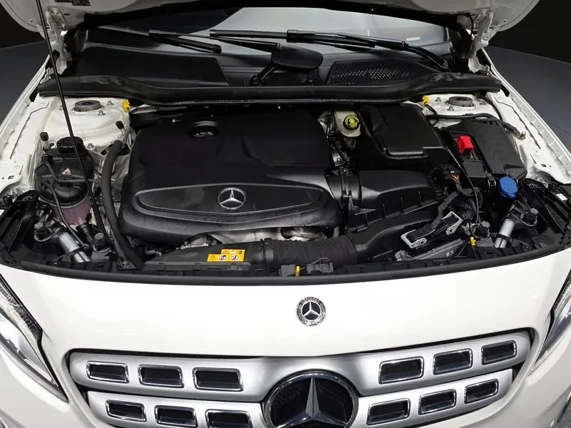 Mercedes-Benz GLA 220, снимка 6 - Автомобили и джипове - 55938758