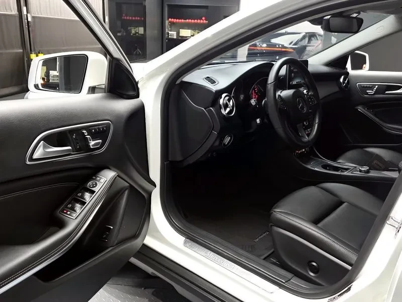 Mercedes-Benz GLA 220, снимка 10 - Автомобили и джипове - 55938758