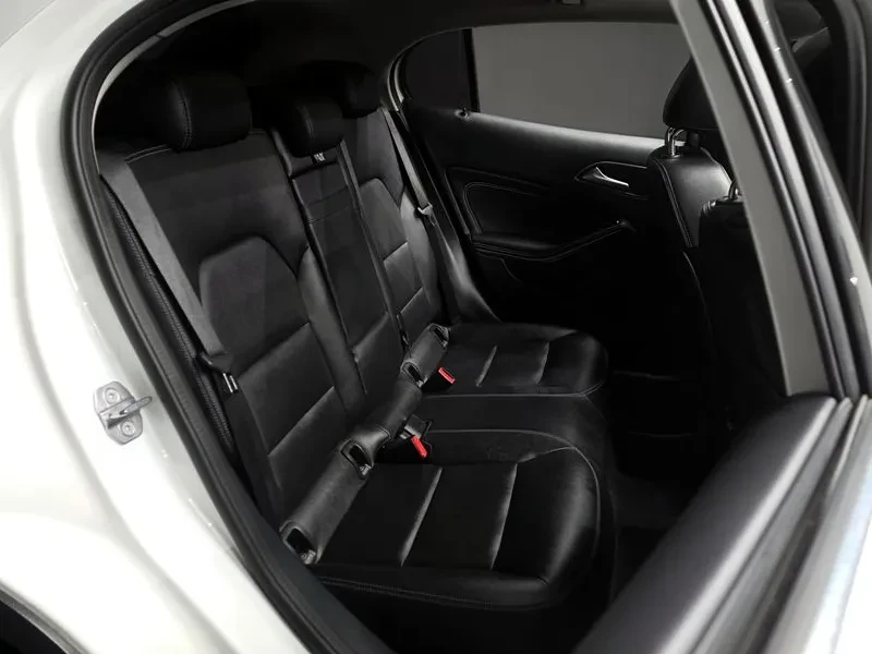 Mercedes-Benz GLA 220, снимка 11 - Автомобили и джипове - 55938758
