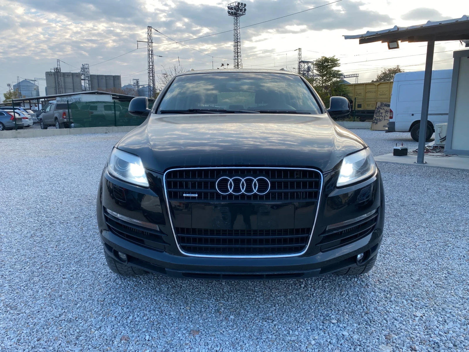 Audi Q7 3.0TDI BOSE 20 ДЖАНТИ LED AIR - изображение 2