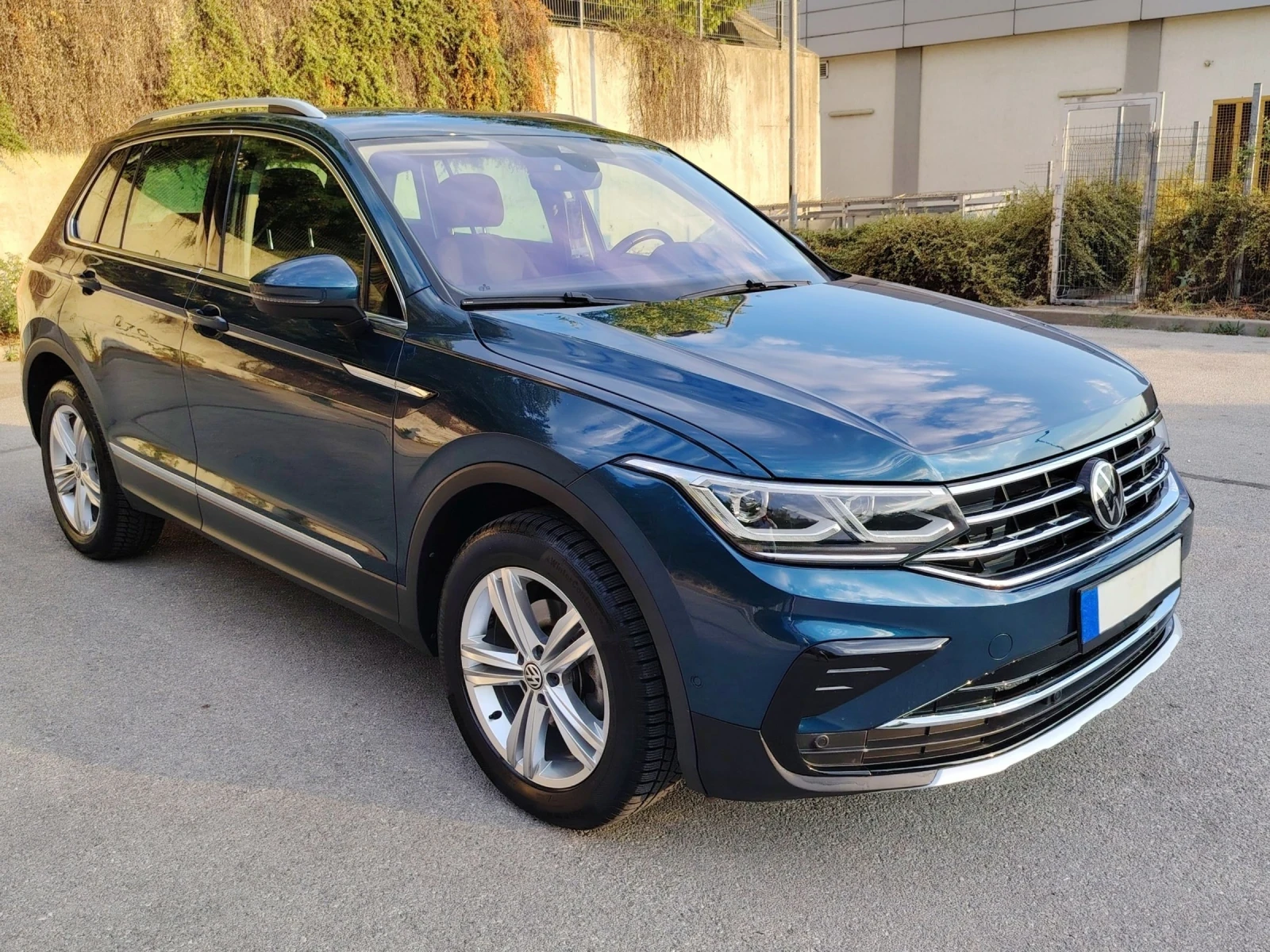 VW Tiguan 2.0tdi/4motion/IQ-LIGHT//DIGITAL/ГАРАНЦИОНЕН  - изображение 3