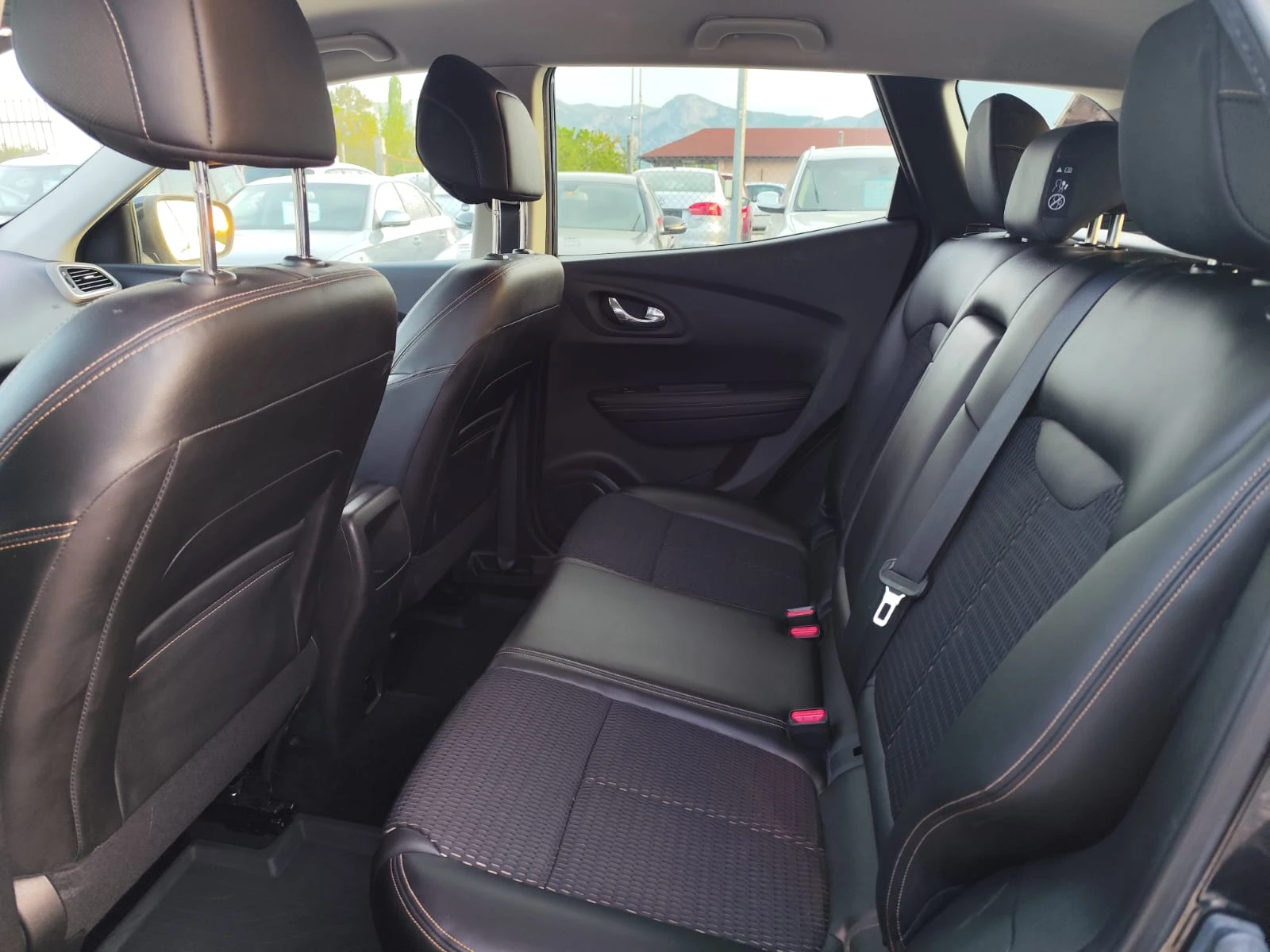 Renault Kadjar 1.2 бензин, снимка 13 - Автомобили и джипове - 53129477
