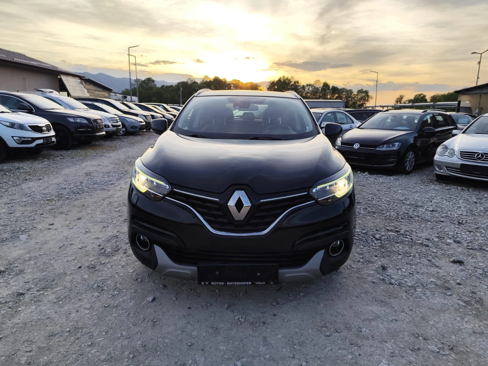 Renault Kadjar 1.2 бензин, снимка 2 - Автомобили и джипове - 53129477