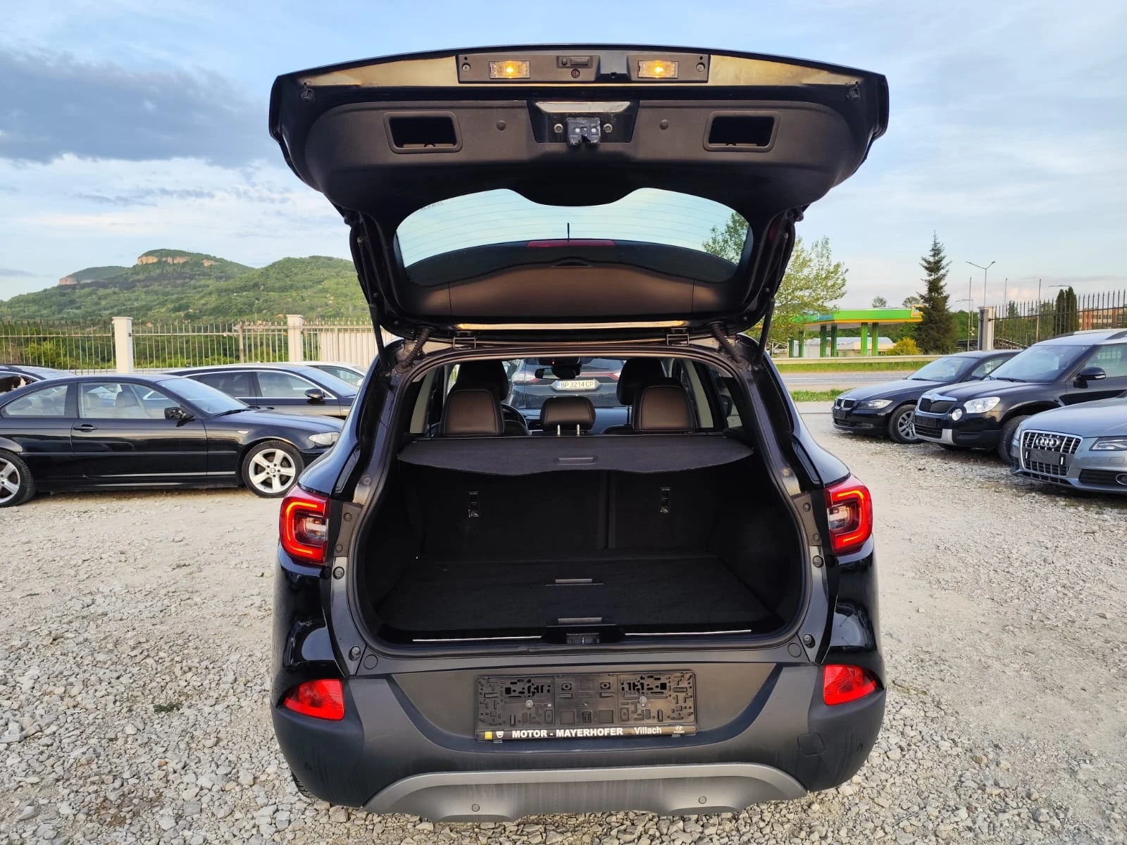 Renault Kadjar 1.2 бензин, снимка 7 - Автомобили и джипове - 53129477