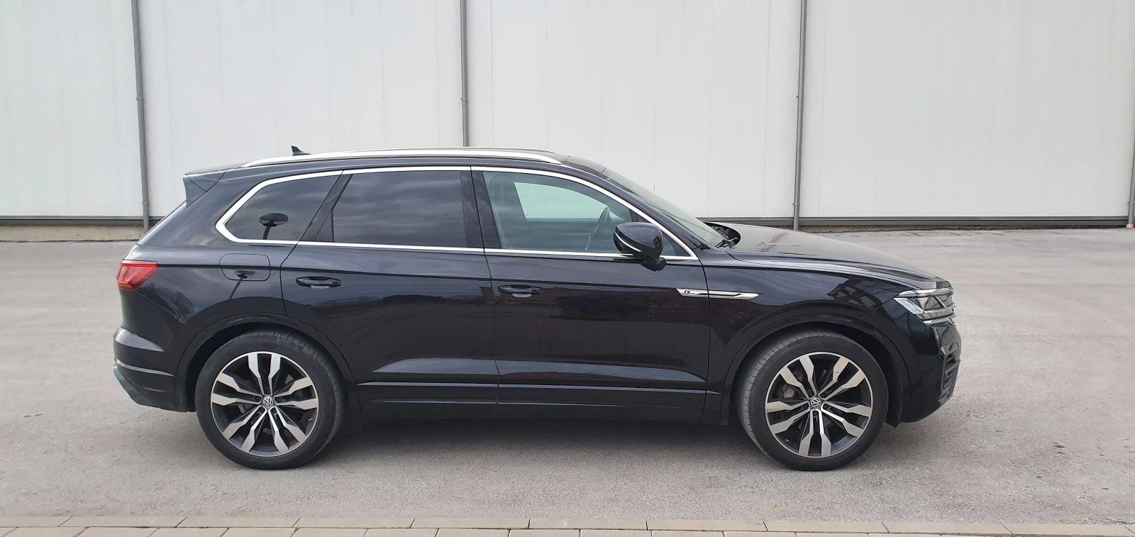 VW Touareg V6 TDI 4MOTION R-line, снимка 2 - Автомобили и джипове - 54482342