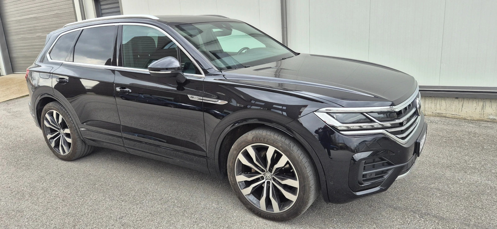 VW Touareg V6 TDI 4MOTION R-line, снимка 4 - Автомобили и джипове - 54482342