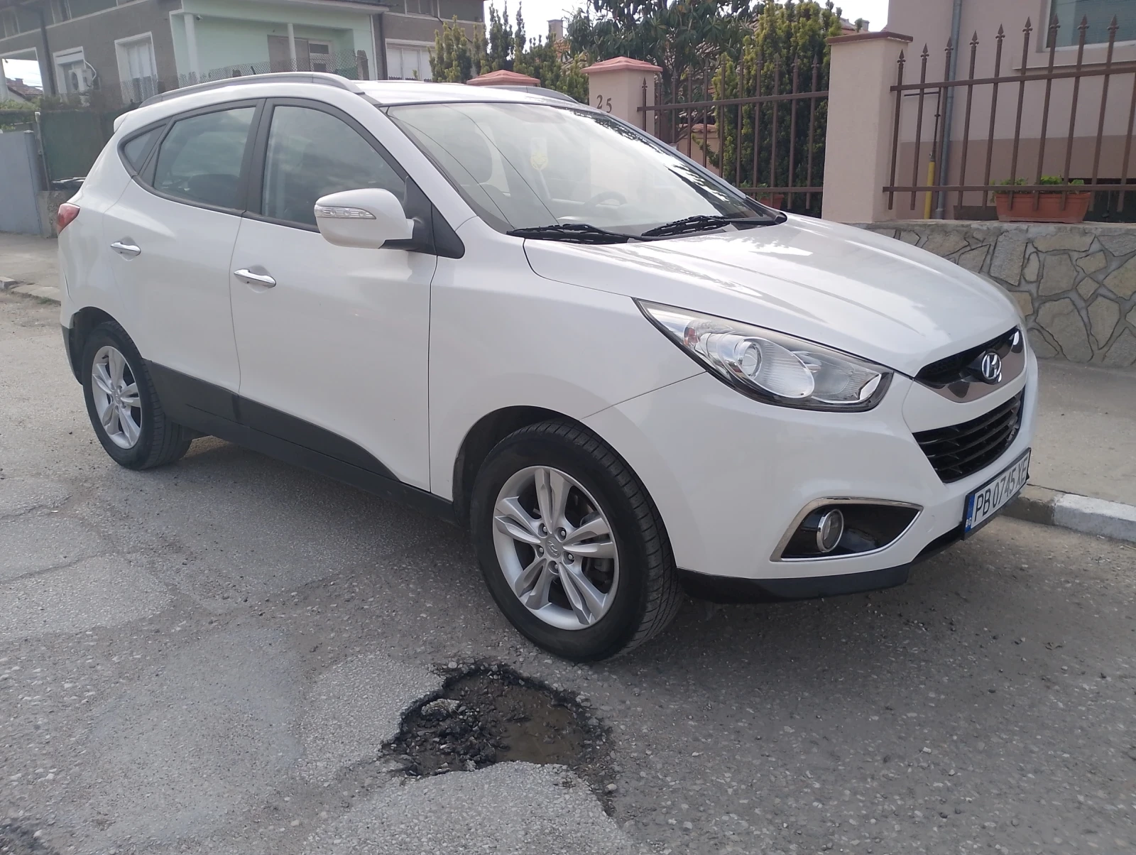 Hyundai IX35 1.7crdi, снимка 2 - Автомобили и джипове - 54495650