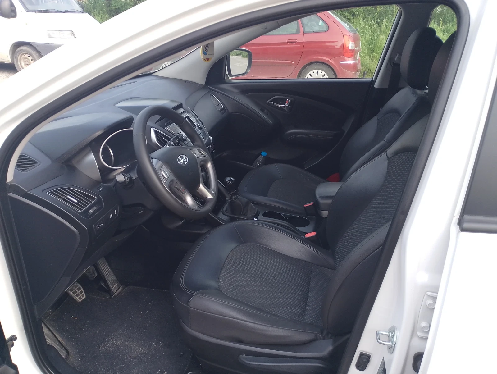Hyundai IX35 1.7crdi, снимка 7 - Автомобили и джипове - 54495650