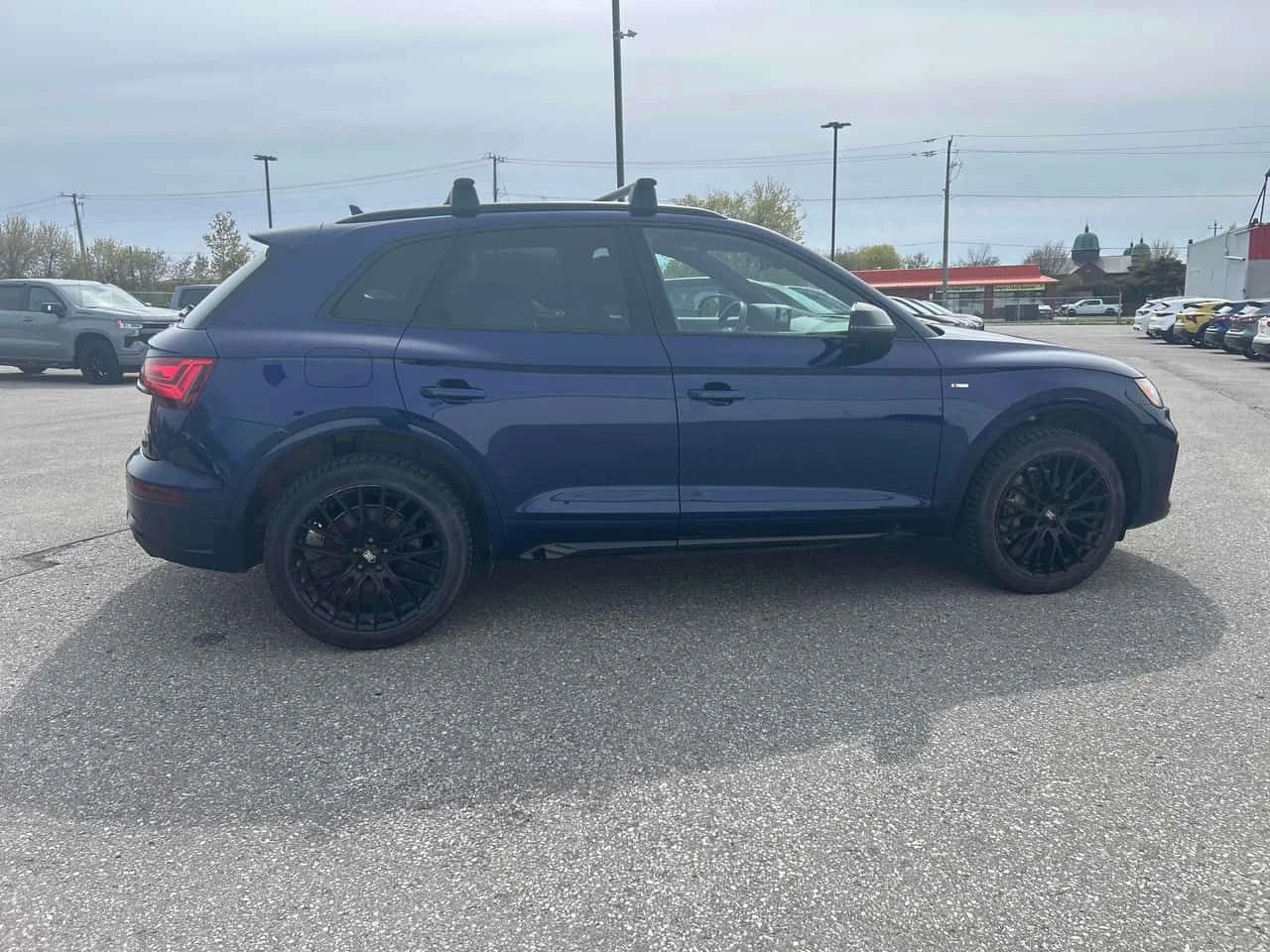 Audi Q5  Progressiv | DISTRONIC | ПАНОРАМА | + ГУМИ ДЖАНТИ, снимка 3 - Автомобили и джипове - 54668953