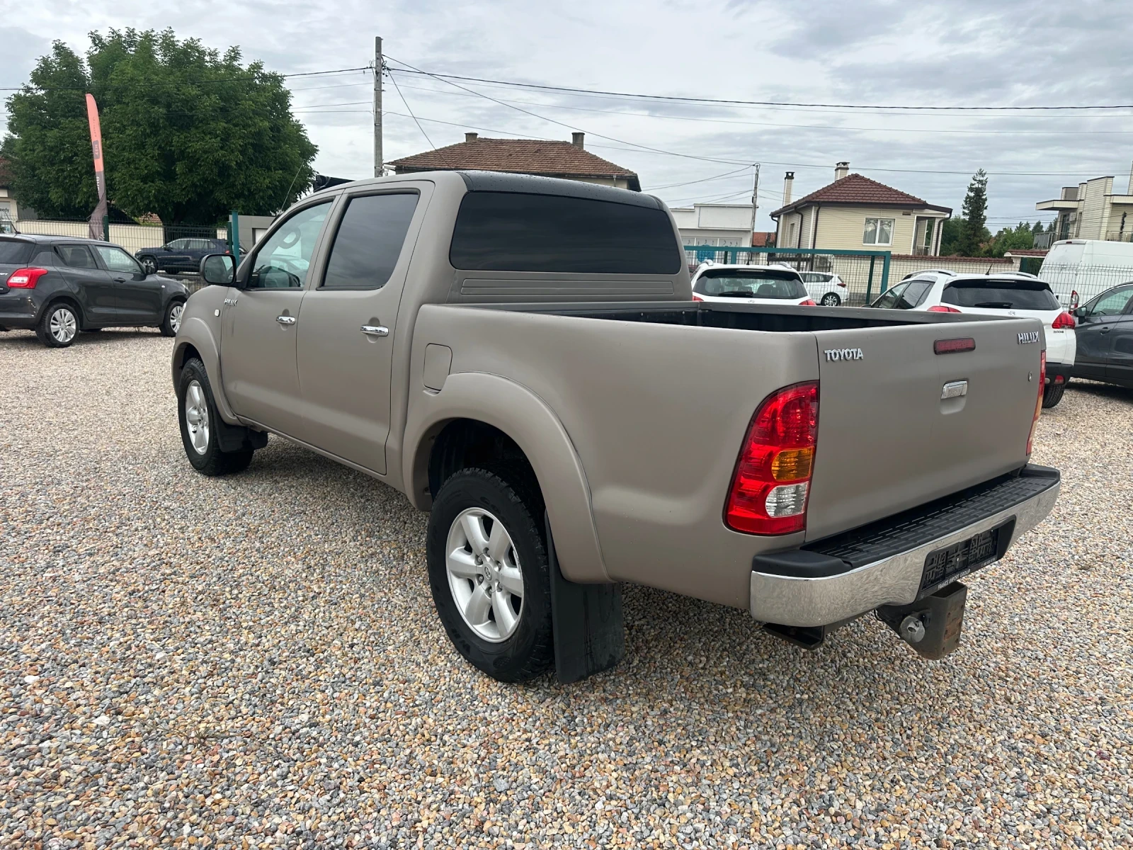 Toyota Hilux 3.0 D4D, снимка 4 - Автомобили и джипове - 54885118