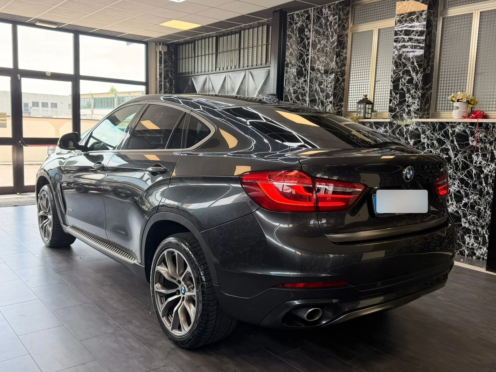 BMW X6 xDrive30d Extravagance, снимка 2 - Автомобили и джипове - 55792449