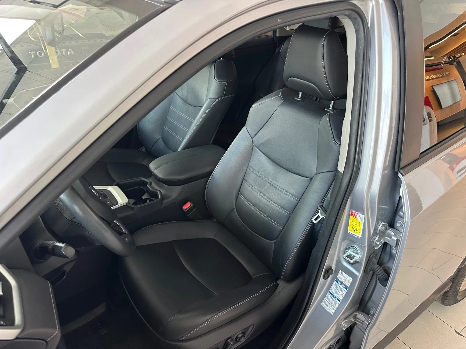 Toyota Rav4 Luxury, снимка 8 - Автомобили и джипове - 55847476