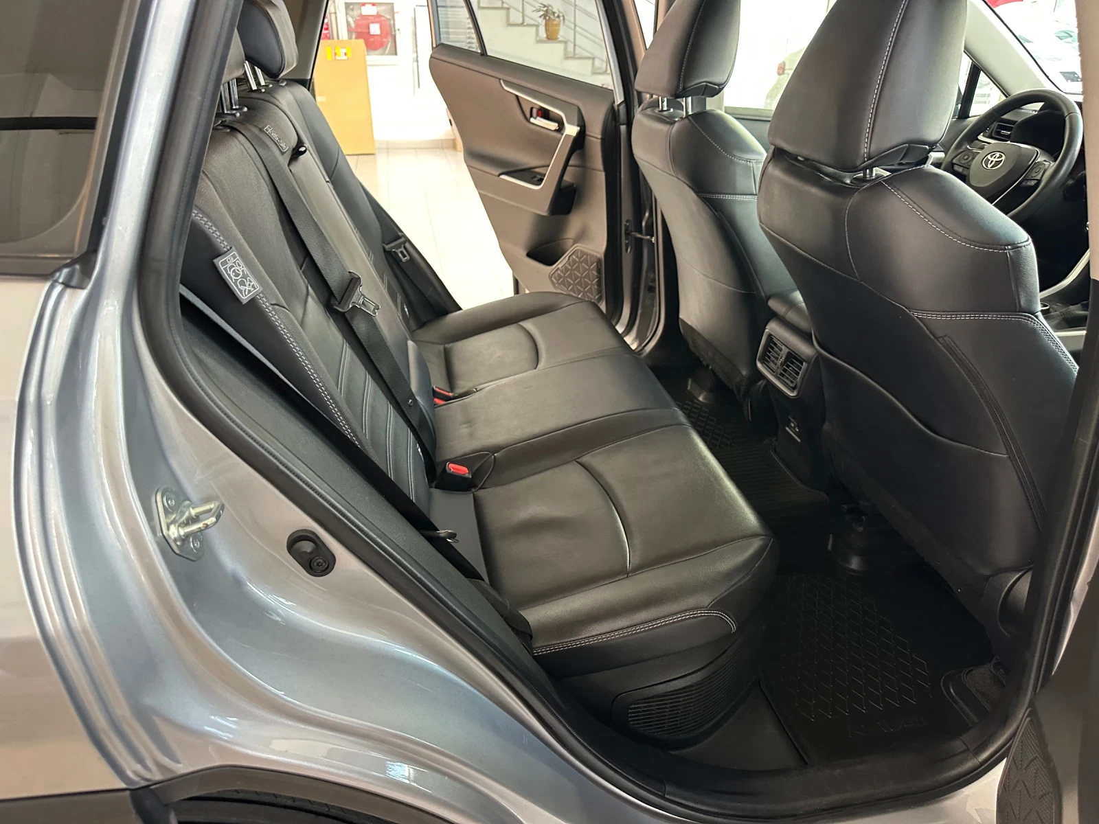 Toyota Rav4 Luxury, снимка 9 - Автомобили и джипове - 55847476