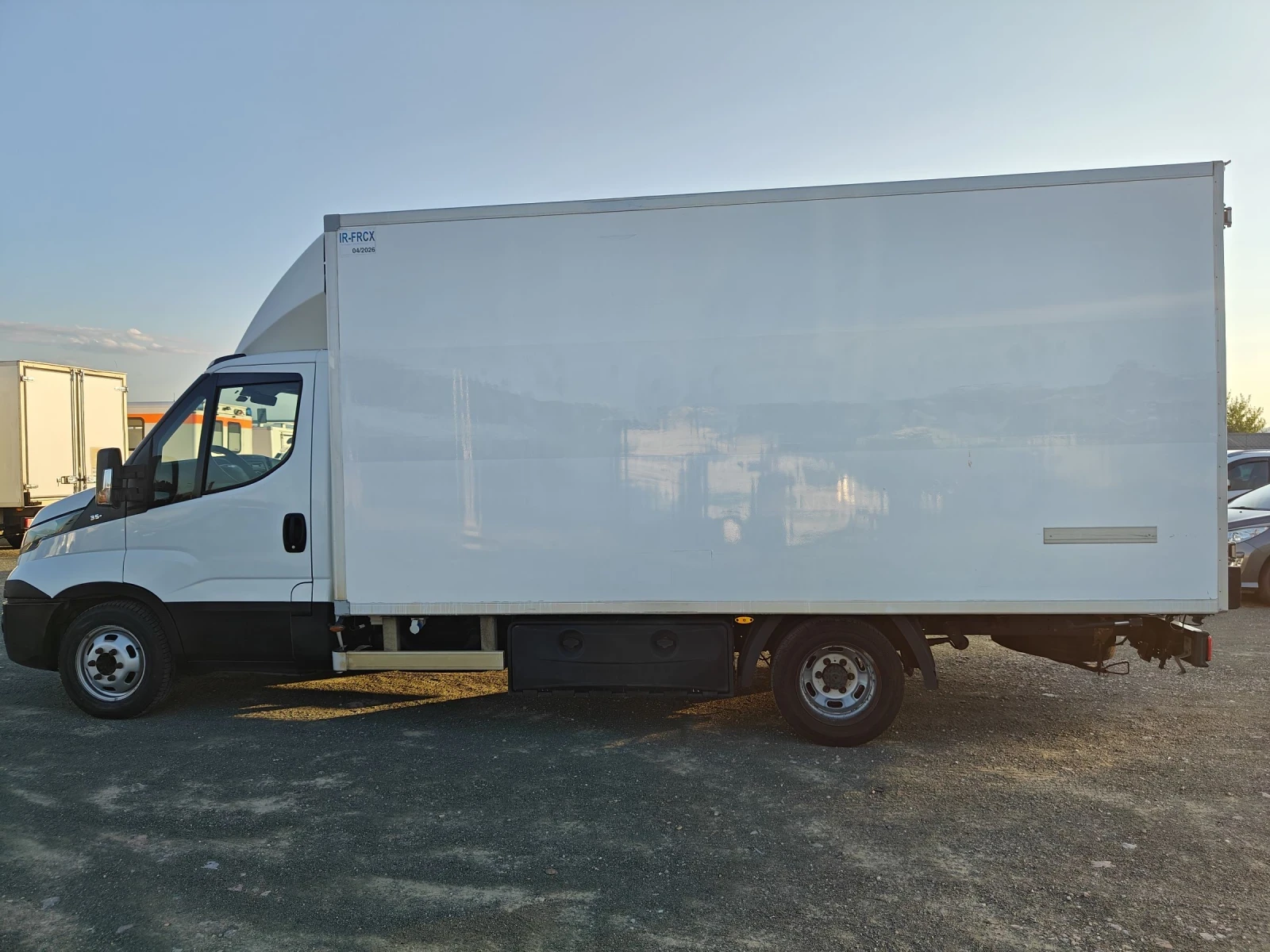 Iveco Daily 35C14 Хладилен Фургон 4.30m., снимка 8 - Бусове и автобуси - 55449601