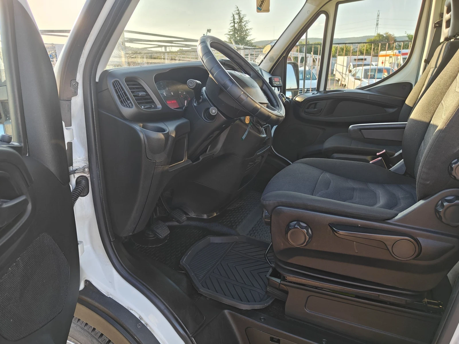 Iveco Daily 35C14 Хладилен Фургон 4.30m., снимка 10 - Бусове и автобуси - 55449601
