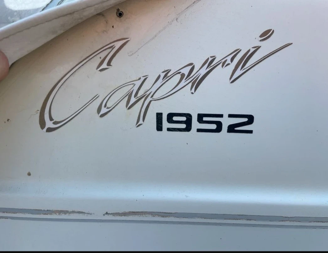 Лодка Bayliner Capri1952, снимка 11 - Воден транспорт - 54666661