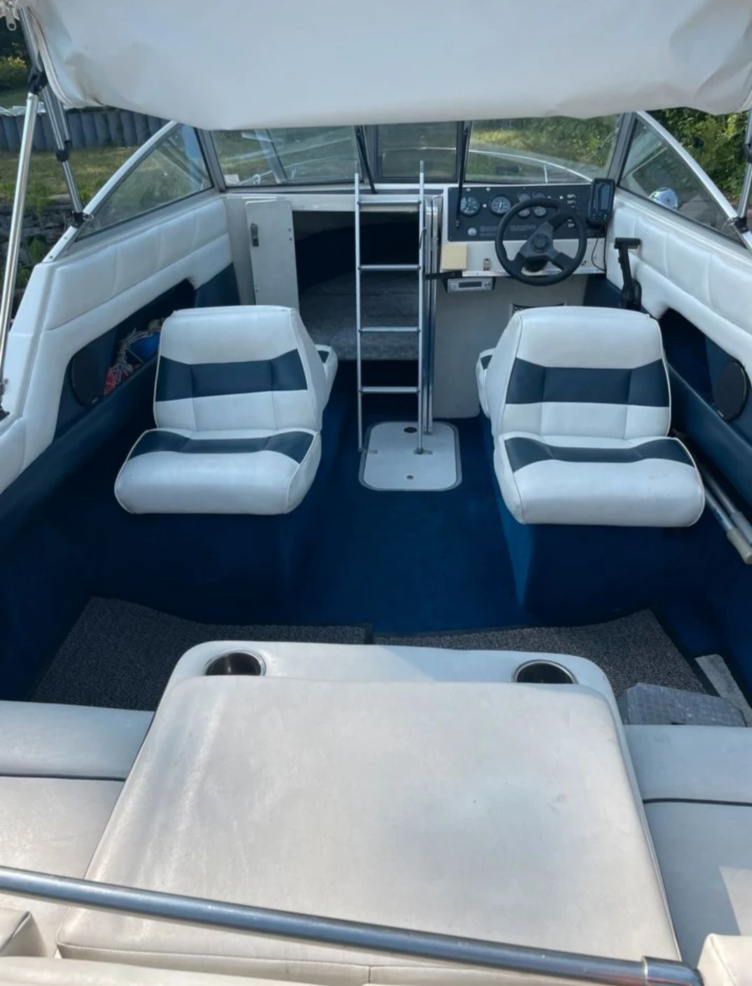 Лодка Bayliner Capri1952, снимка 8 - Воден транспорт - 54666661