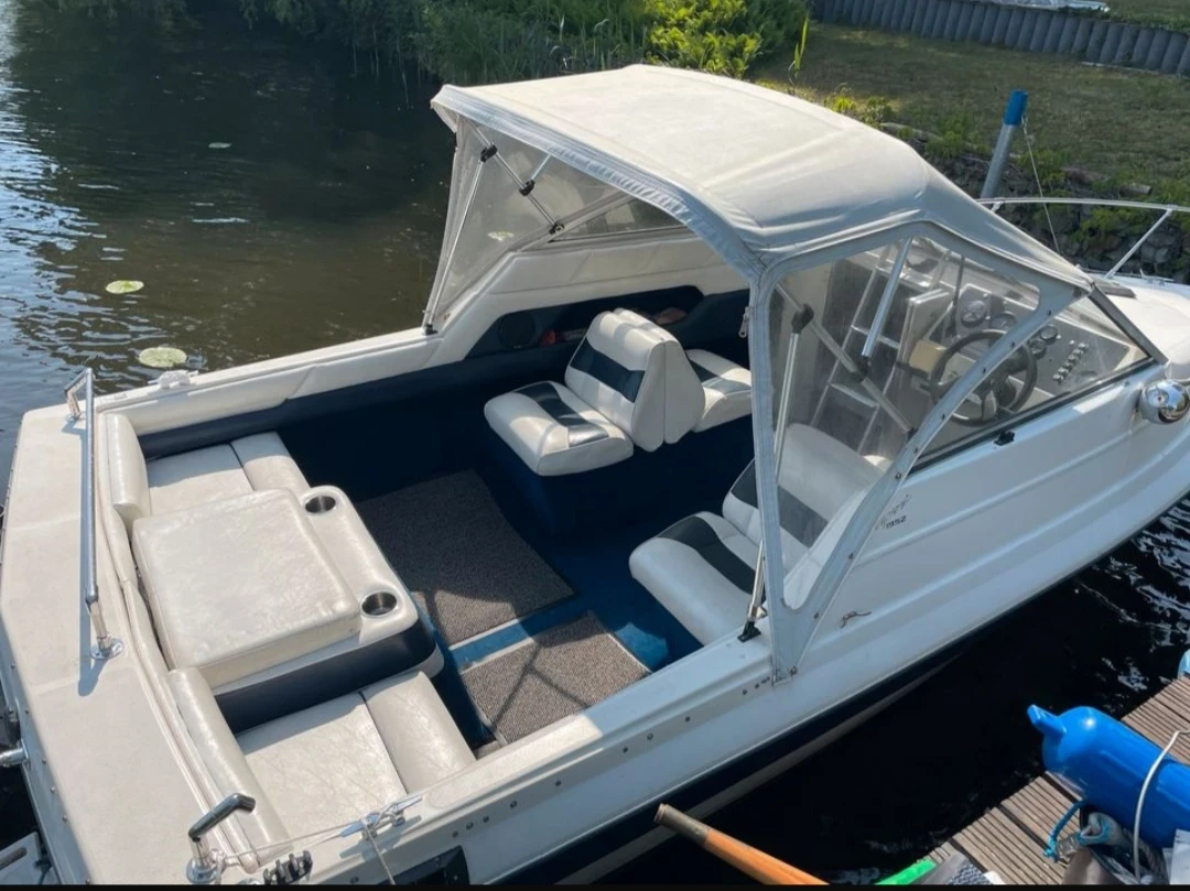 Лодка Bayliner Capri1952, снимка 5 - Воден транспорт - 54666661
