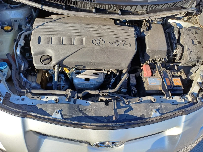 Toyota Auris, снимка 11 - Автомобили и джипове - 47149873