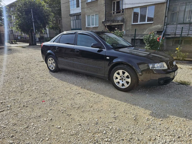 Audi A4 1.8T Quattro, снимка 3 - Автомобили и джипове - 52787926