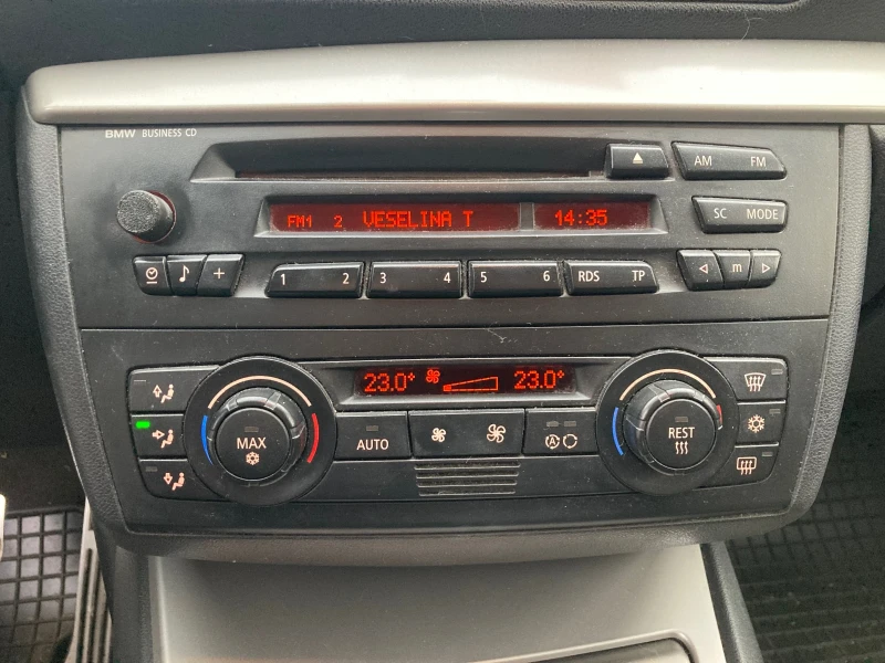 BMW 118 118d 122hp, снимка 9 - Автомобили и джипове - 52756198