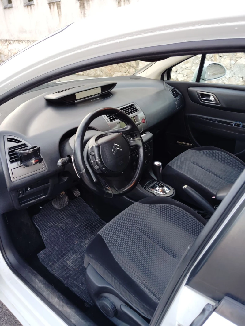 Citroen C4 1.6 HDI Автоматик, снимка 4 - Автомобили и джипове - 52772927