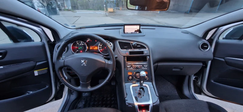 Peugeot 5008, снимка 12 - Автомобили и джипове - 53023843