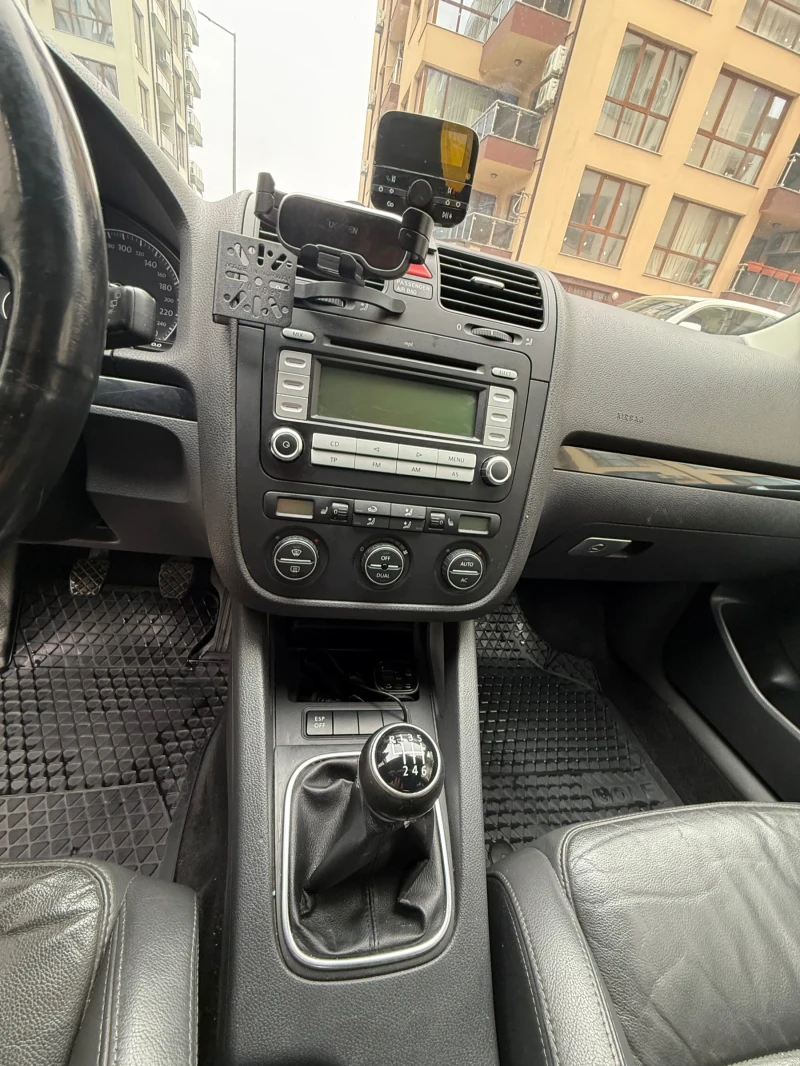 VW Golf 5, снимка 6 - Автомобили и джипове - 53203699