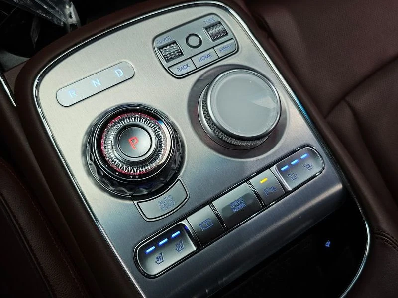 Genesis G90 3.5 Automatic, снимка 11 - Автомобили и джипове - 55606179