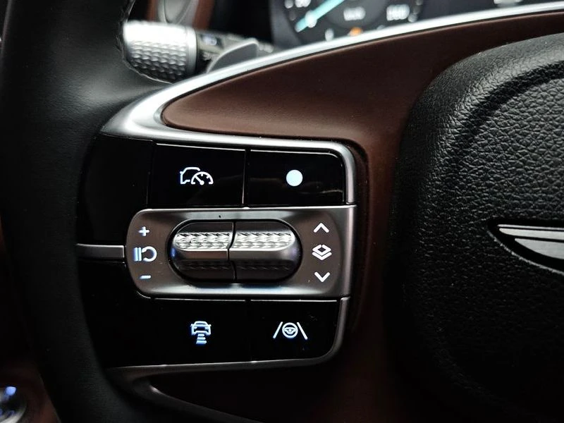 Genesis G90 3.5 Automatic, снимка 9 - Автомобили и джипове - 55606179