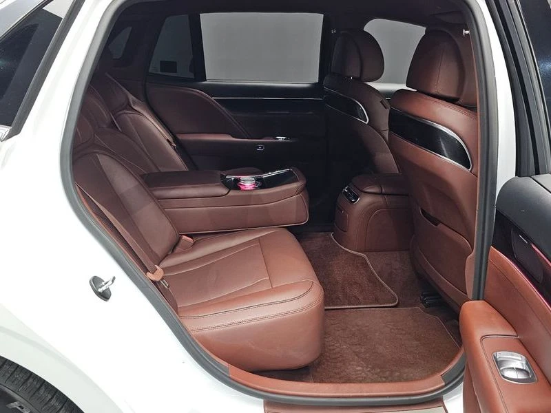 Genesis G90 3.5 Automatic, снимка 16 - Автомобили и джипове - 55606179