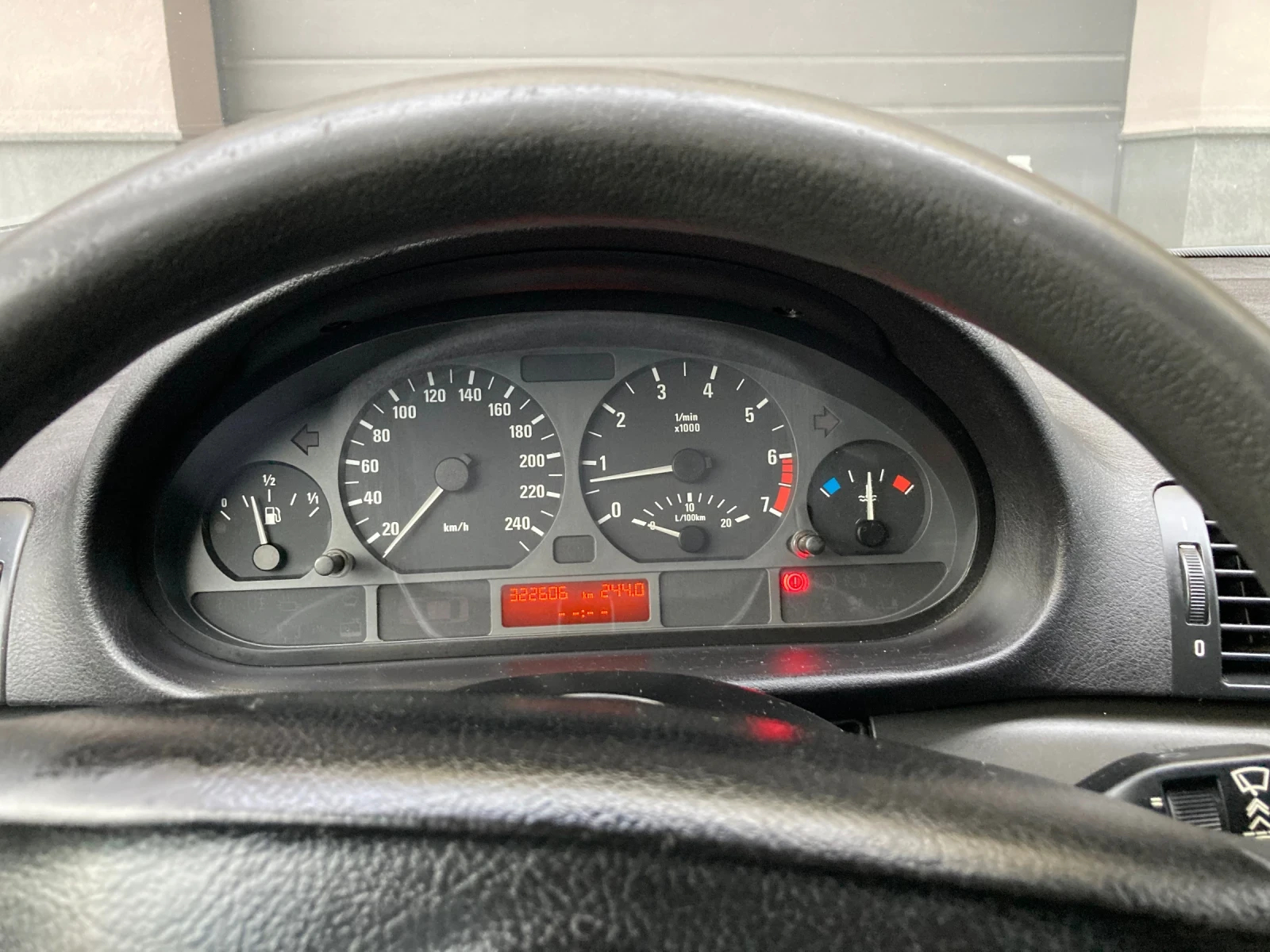 BMW 316 1.8 - изображение 8