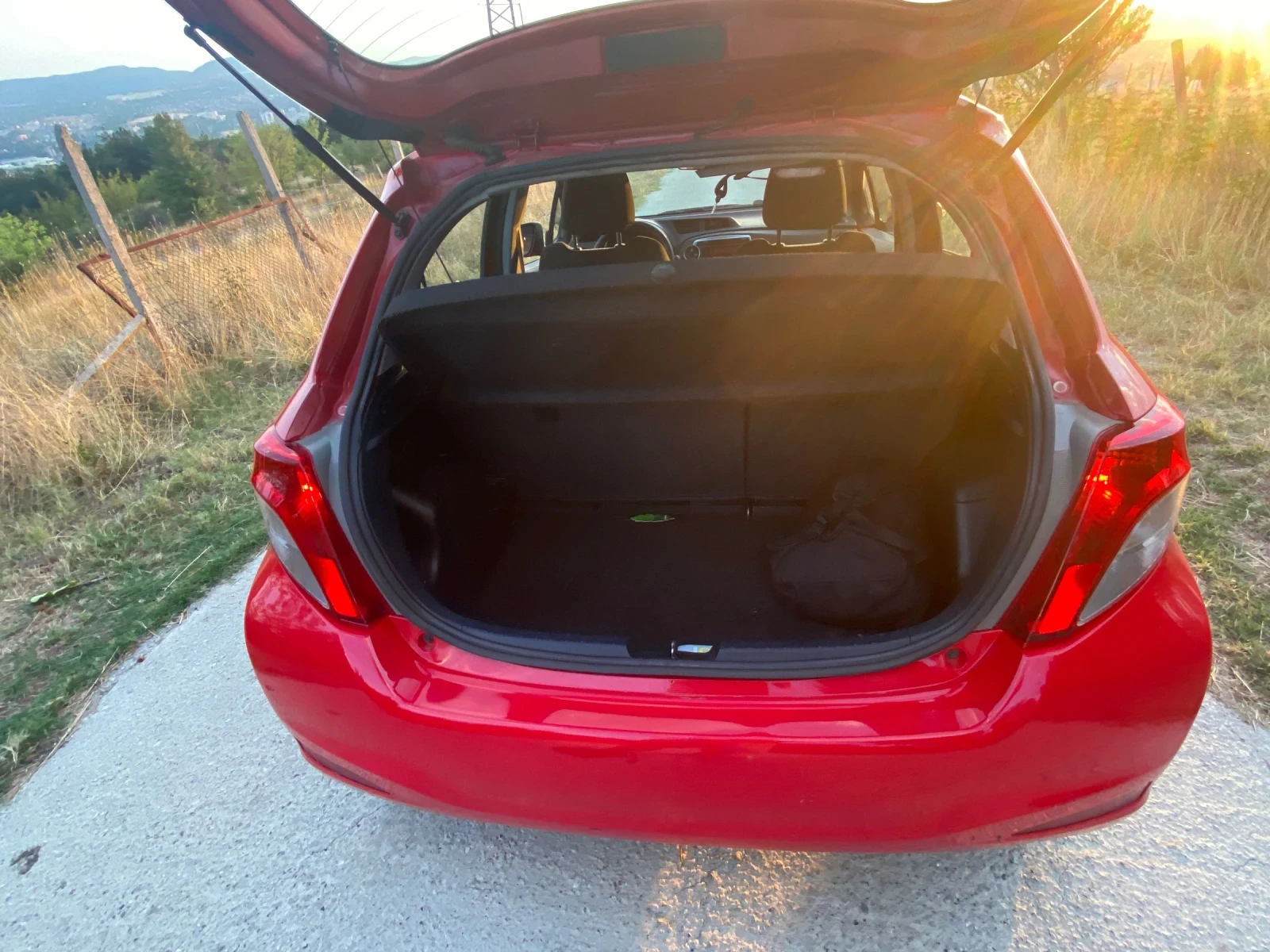 Toyota Yaris  - изображение 5
