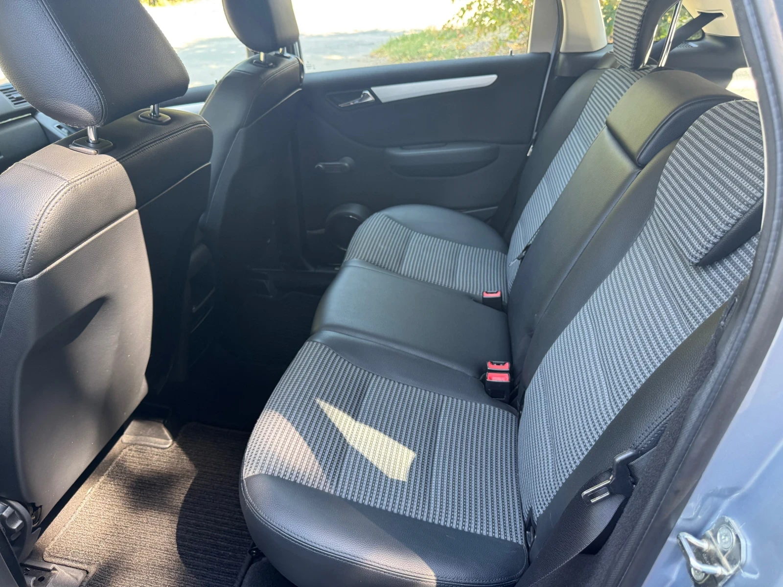 Mercedes-Benz B 200 2.0i Turbo 193kc* КОЖА* ПОДГРЕВ* 170600км* КЛИМА*  - изображение 8
