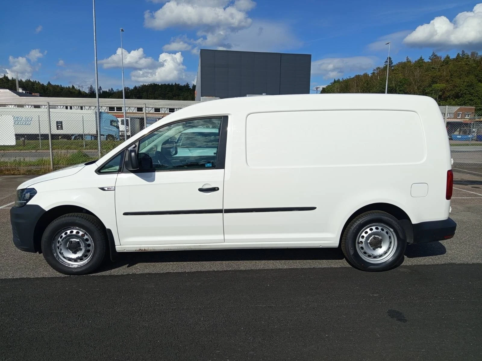 VW Caddy Maxi, 2.0 diesel, automatic, 1 собственик | Mobile.bg — изображение 2