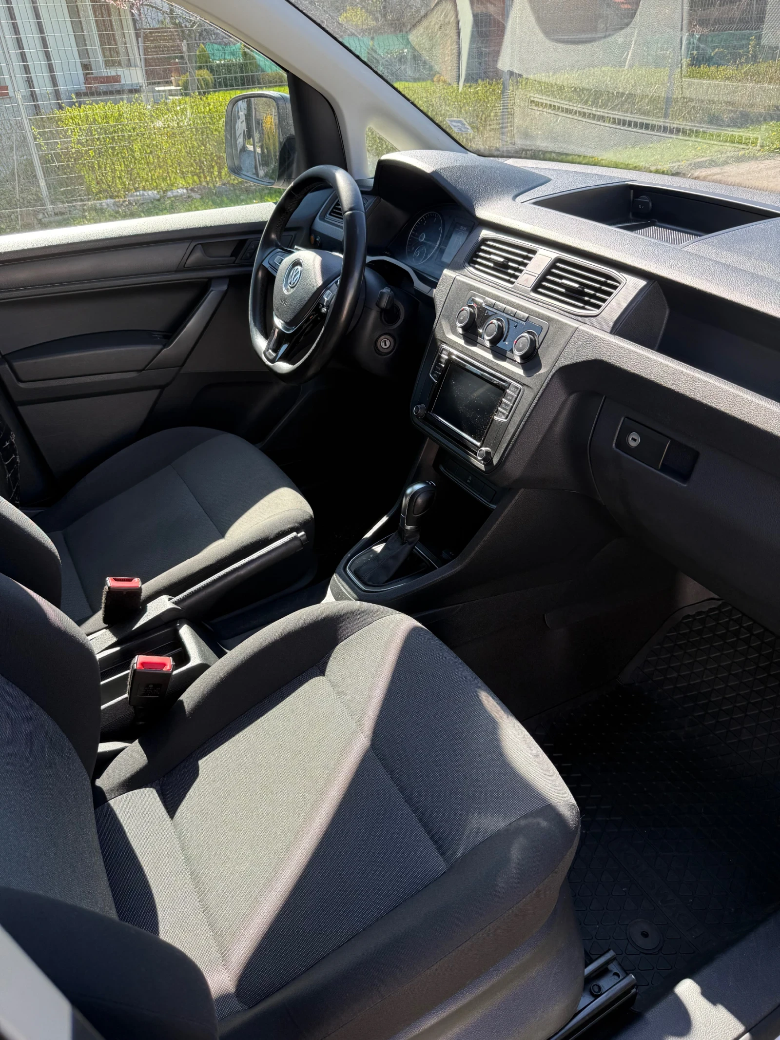 VW Caddy Maxi, 2.0 diesel, automatic, 1 собственик, снимка 11 - Автомобили и джипове - 54116547