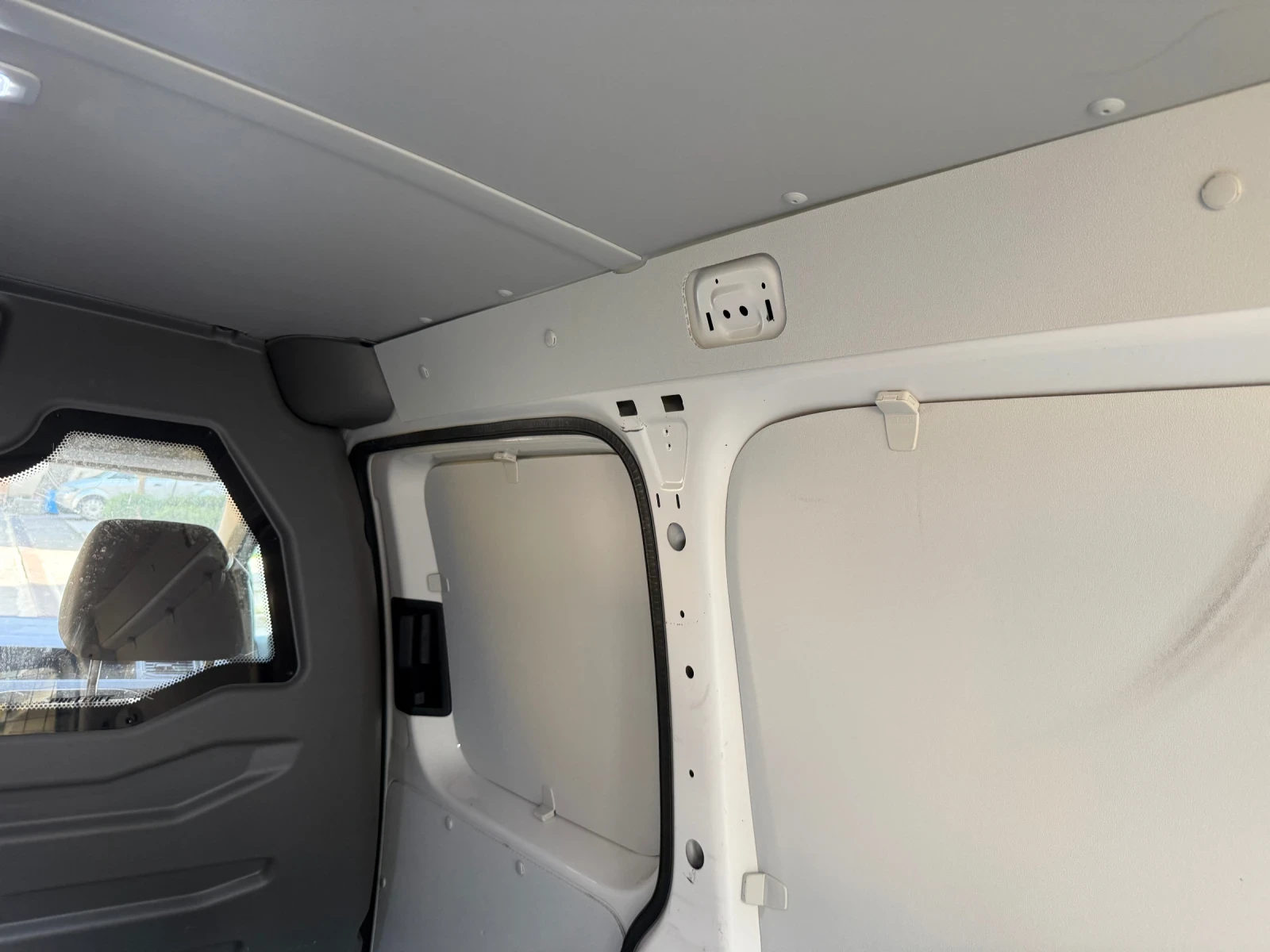 VW Caddy Maxi, 2.0 diesel, automatic, 1 собственик, снимка 14 - Автомобили и джипове - 54116547