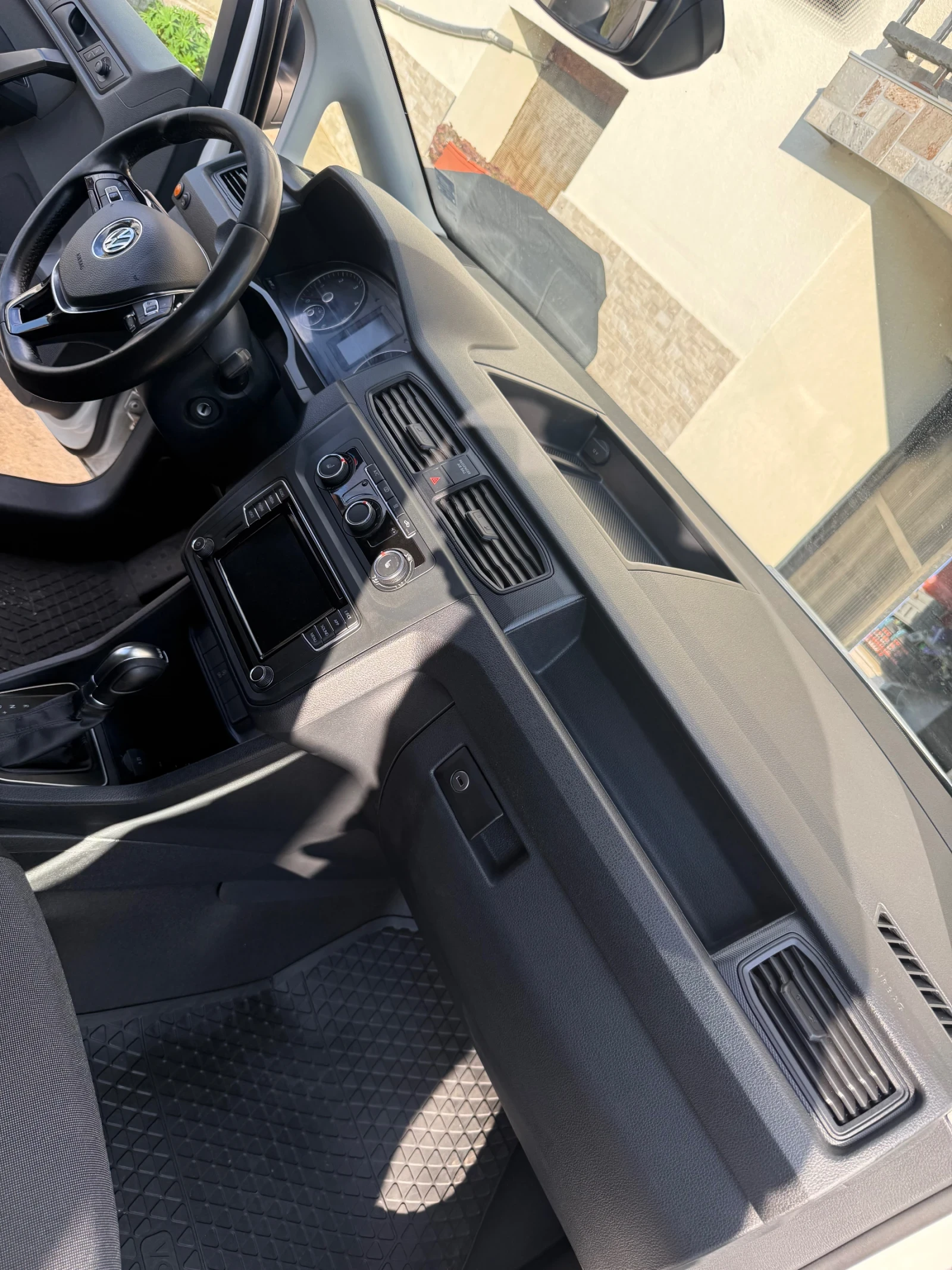 VW Caddy Maxi, 2.0 diesel, automatic, 1 собственик, снимка 12 - Автомобили и джипове - 54116547