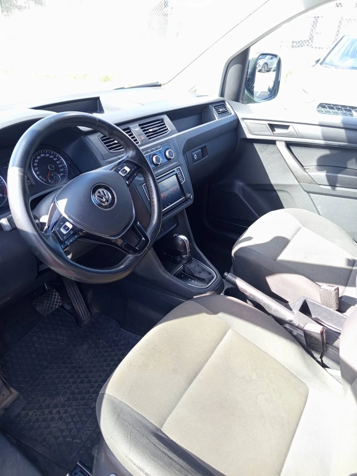 VW Caddy Maxi, 2.0 diesel, automatic, 1 собственик | Mobile.bg — изображение 7